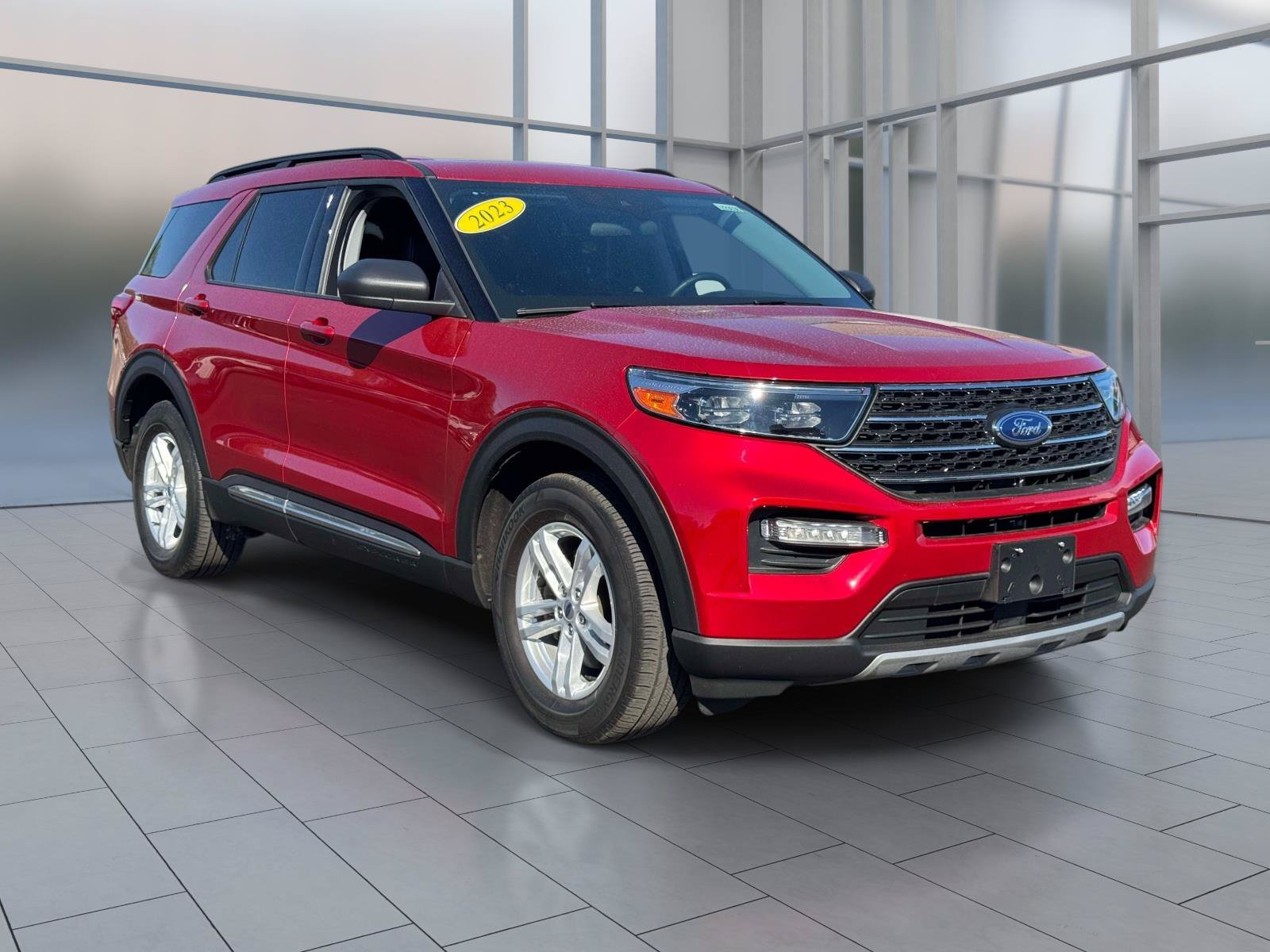 Certified 2023 Ford Explorer XLT w/ Equipment Group 202A AWD/4WD image 2
