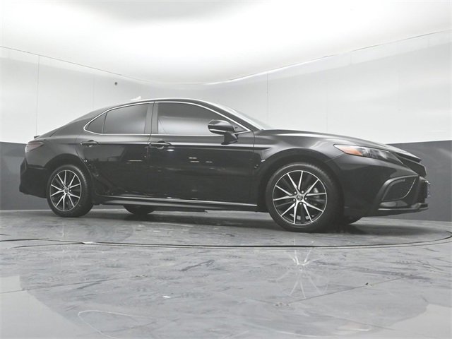 Used 2024 Toyota Camry SE image 37