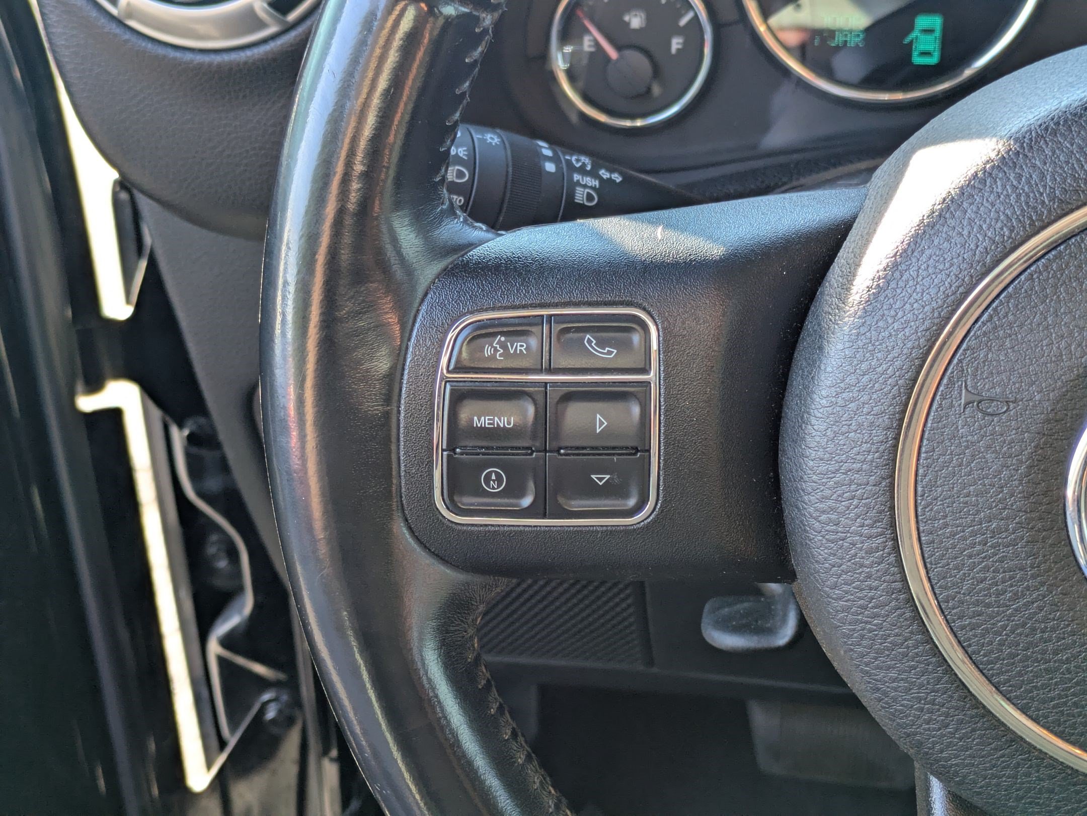 Used 2017 Jeep Wrangler Unlimited Sahara w/ Connectivity Group AWD/4WD image 19
