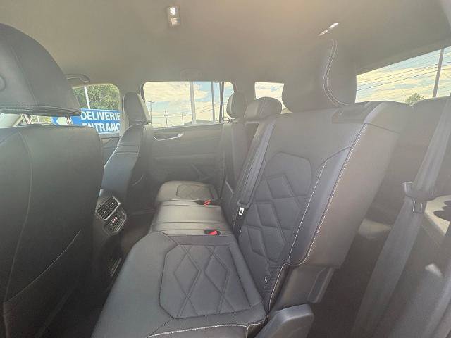 Used 2024 Volkswagen Atlas SE AWD/4WD image 9