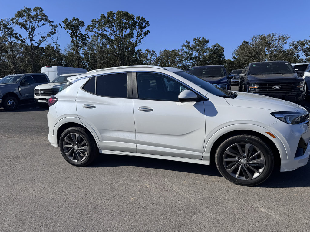 Used 2023 Buick Encore GX Select w/ Experience Buick Package FWD image 5