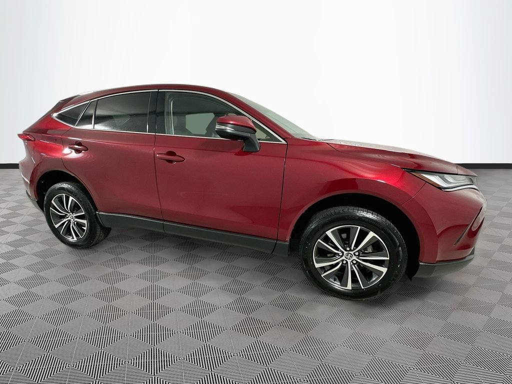 Used 2023 Toyota Venza LE AWD/4WD image 8
