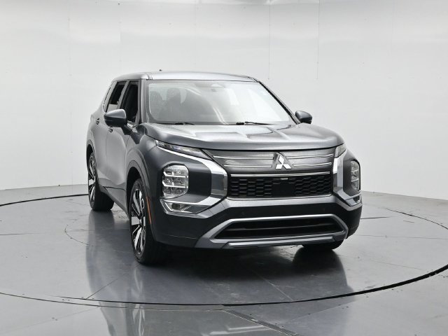 Used 2025 Mitsubishi Outlander SE FWD image 4