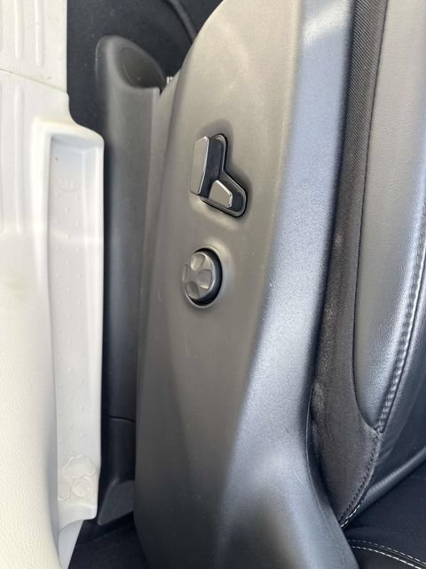 Used 2024 Chrysler Pacifica Touring-L FWD image 25