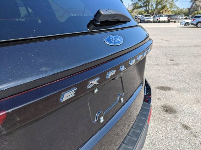 Certified 2025 Ford Explorer Active w/ Active Comfort Package AWD/4WD image 12