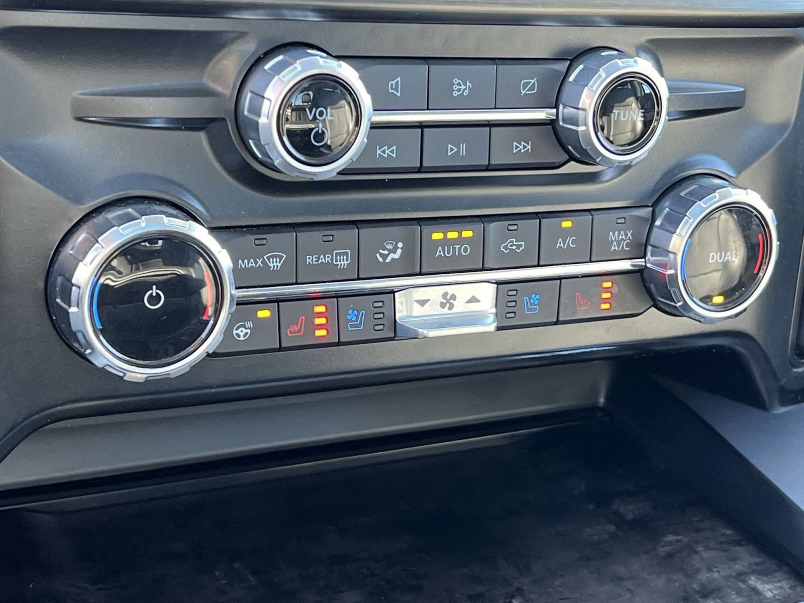 Certified 2024 Ford F350 Lariat w/ Lariat Ultimate Package image 21