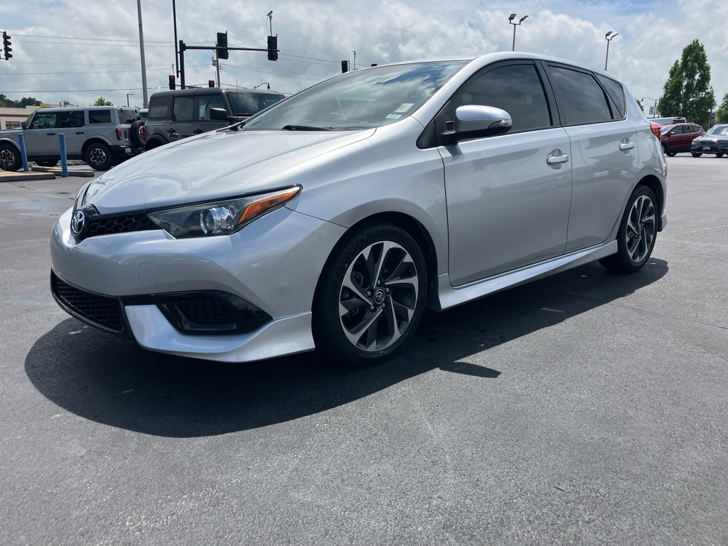Used 2017 Toyota Corolla iM FWD image 2