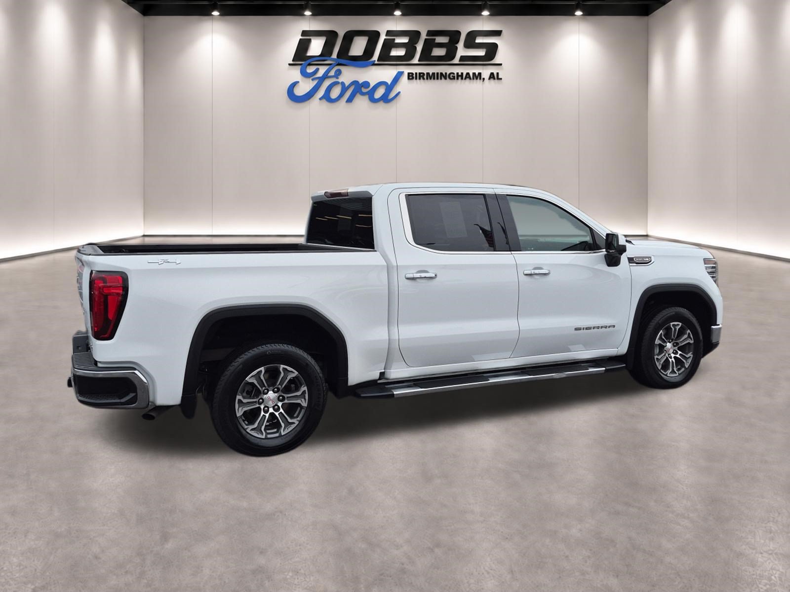 Used 2023 GMC Sierra 1500 SLT w/ SLT Convenience Package AWD/4WD image 4