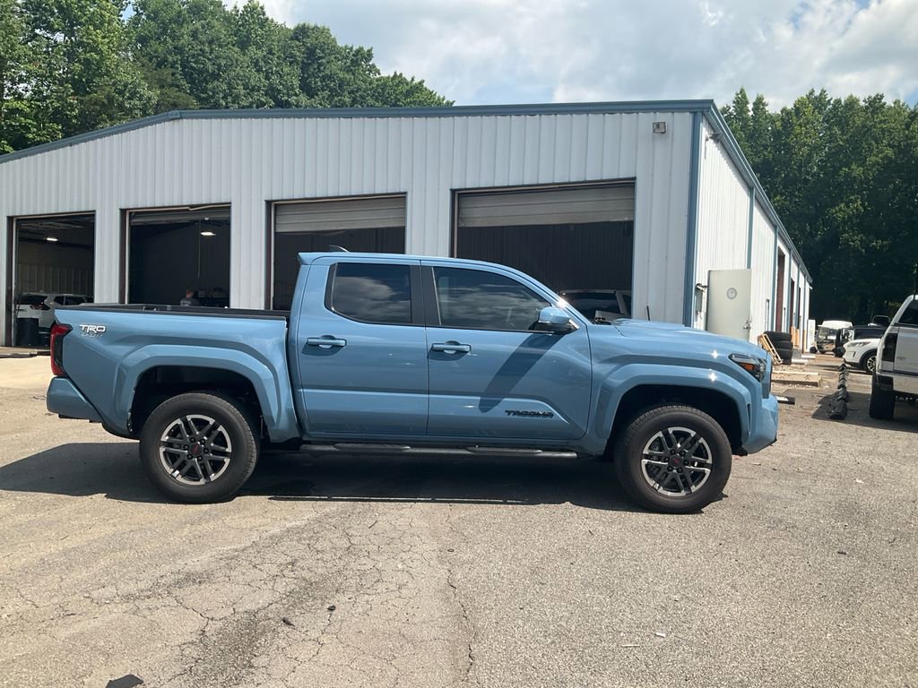 Used 2026 Toyota Tacoma TRD Sport w/ TRD Sport Premium Package RWD image 4