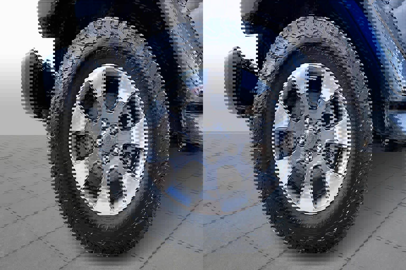 Used 2018 Jeep Wrangler Unlimited Sahara w/ Dual Top Group image 12