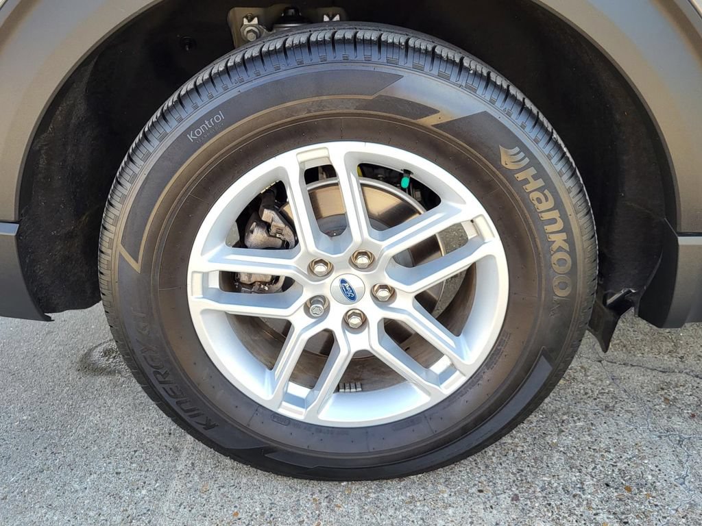 Certified 2025 Ford Explorer Active RWD image 28