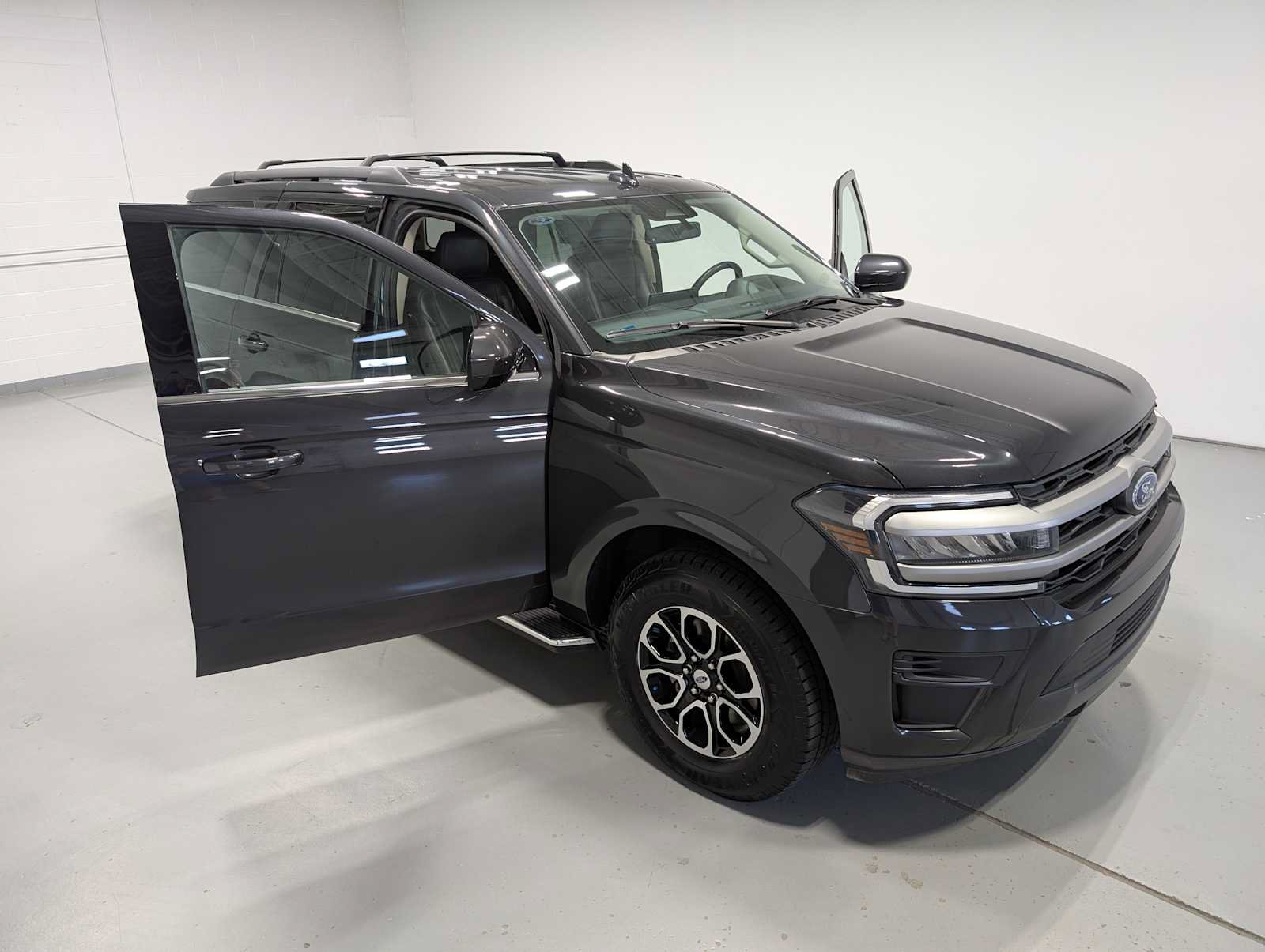 Certified 2023 Ford Expedition XLT AWD/4WD image 17