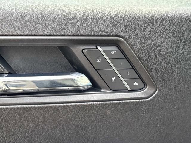 Used 2026 Chevrolet Colorado ZR2 w/ Technology Package AWD/4WD image 24