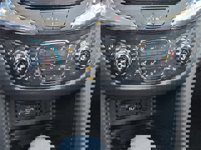 Used 2024 Chevrolet Equinox Premier image 16