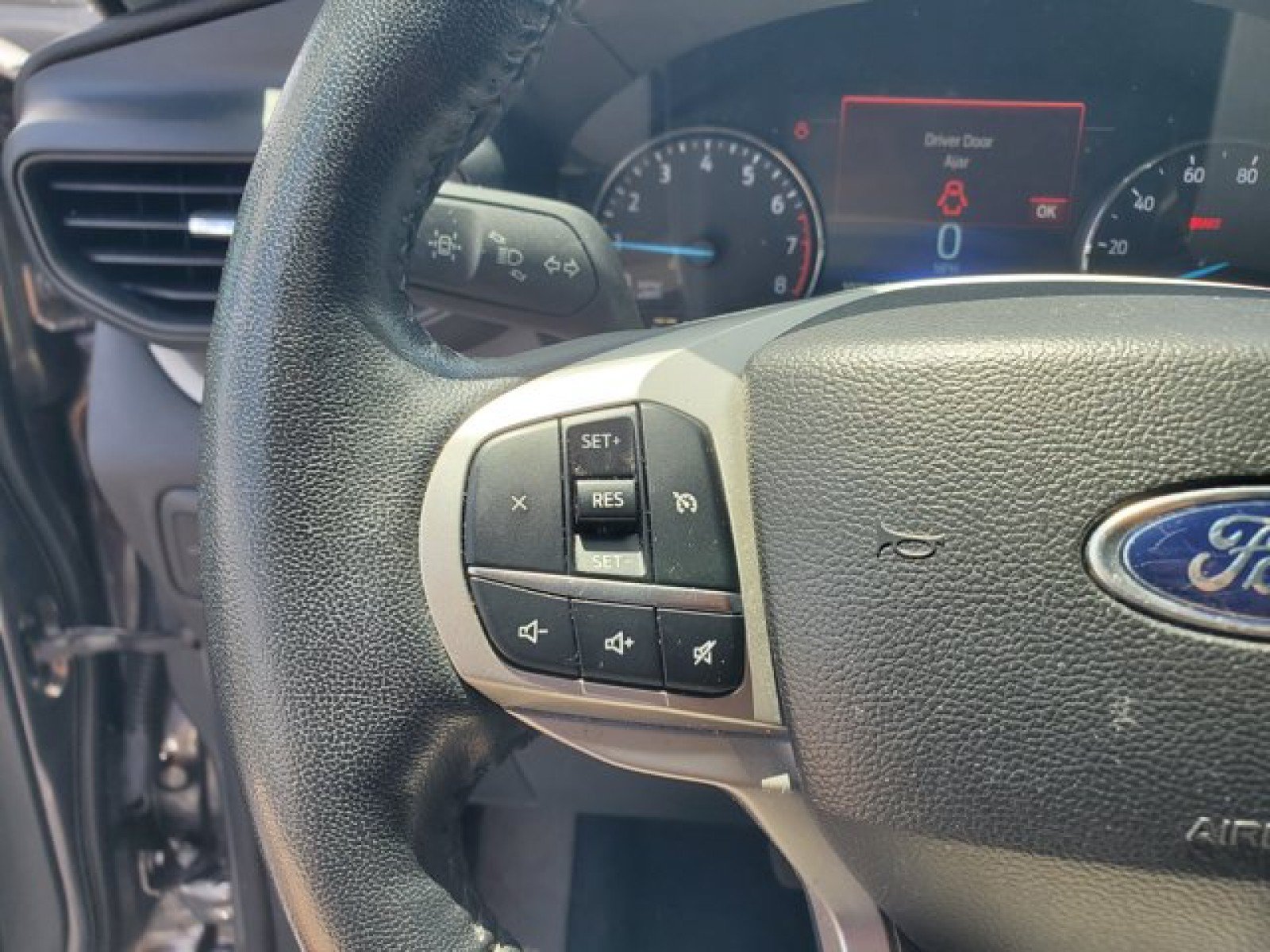Certified 2023 Ford Explorer XLT RWD image 18