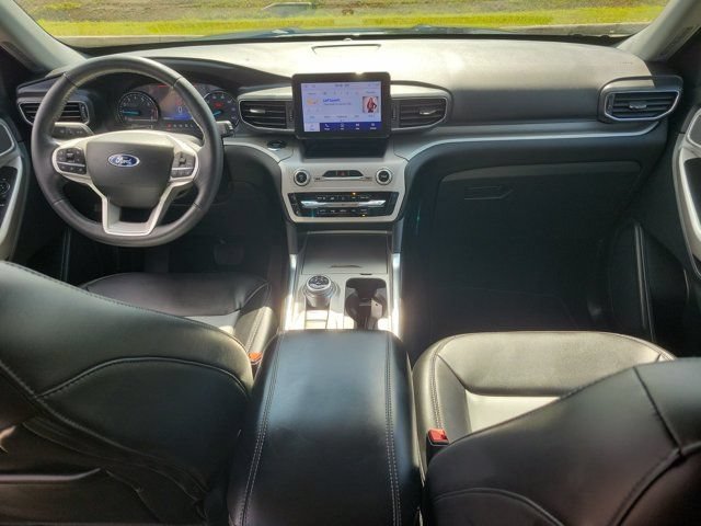 Certified 2023 Ford Explorer XLT w/ Equipment Group 202A RWD image 19