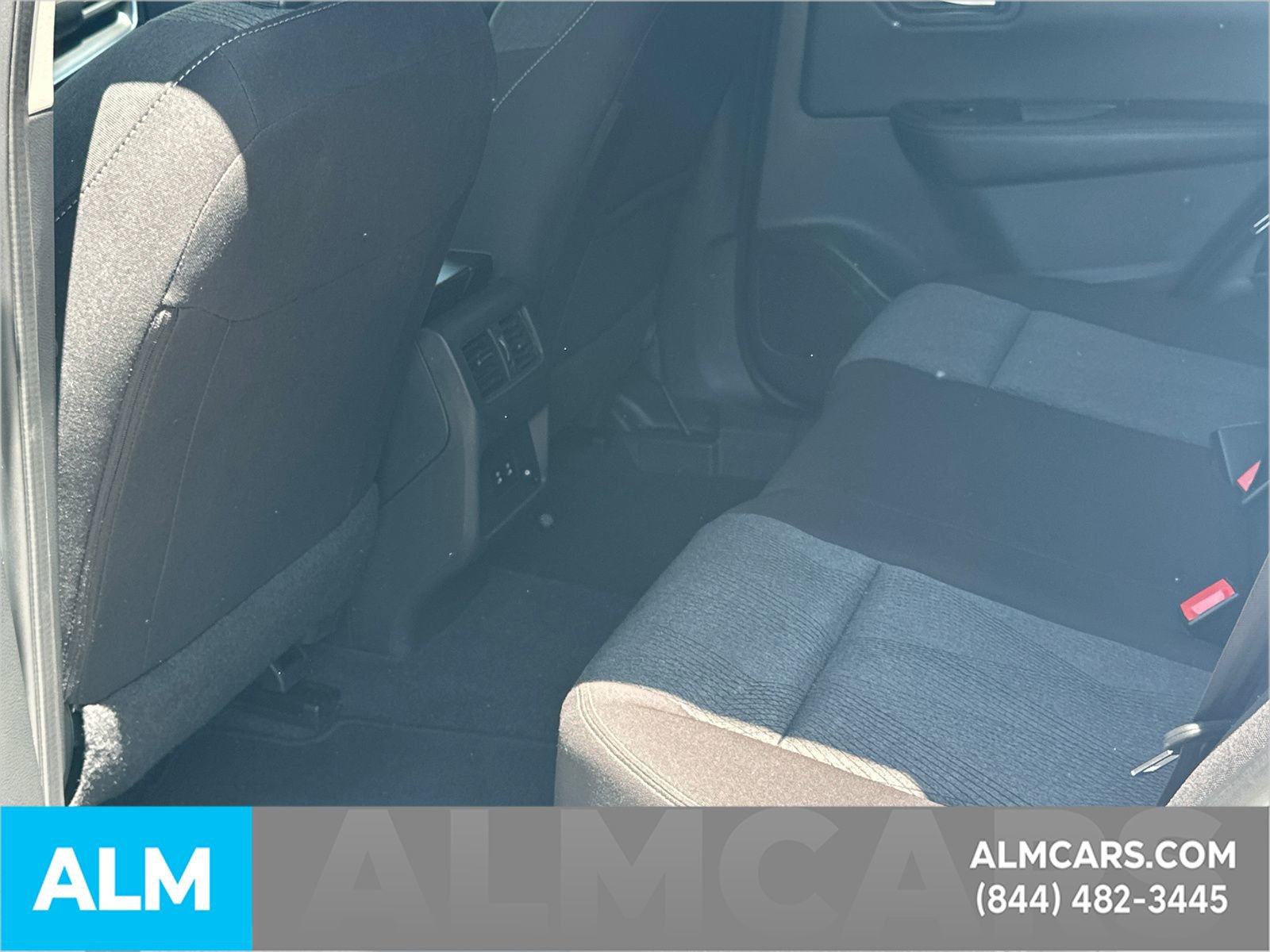Used 2025 Nissan Rogue SV FWD image 24