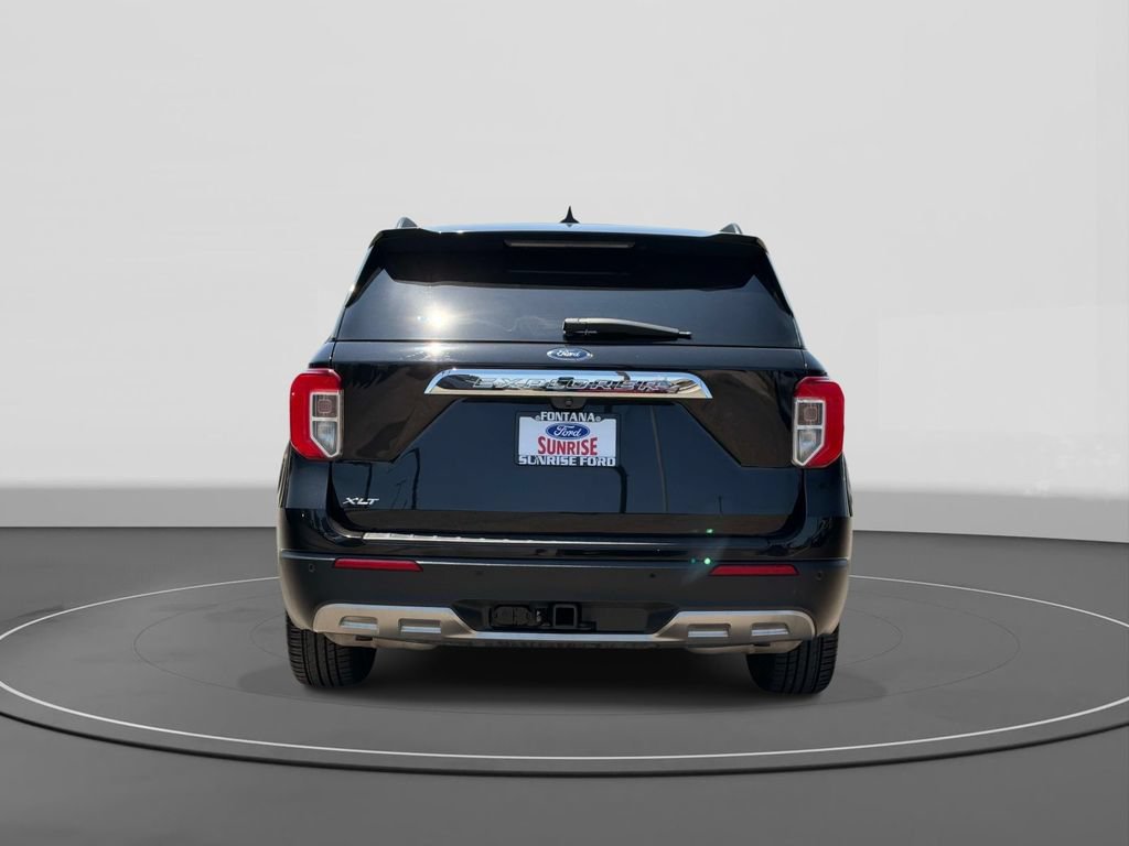 Certified 2022 Ford Explorer XLT w/ Equipment Group 202A RWD image 6