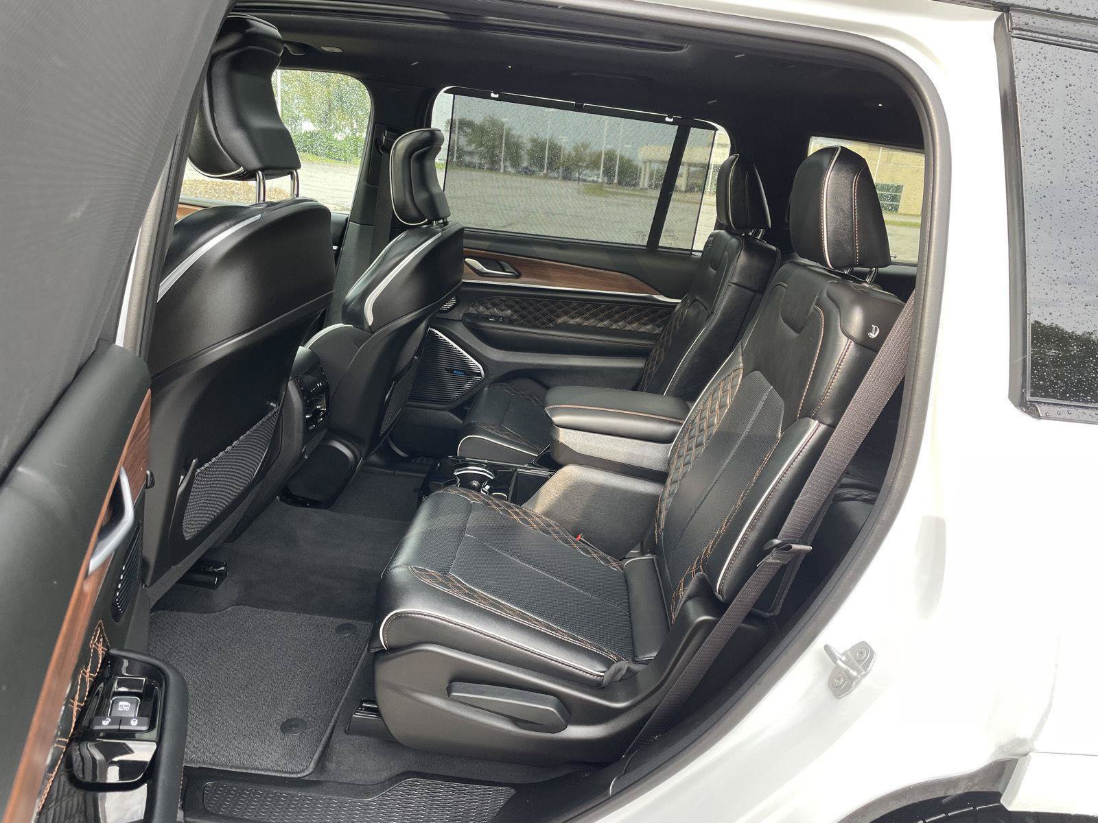Used 2025 Jeep Grand Cherokee L Summit w/ Advanced Protech Group IV AWD/4WD image 20