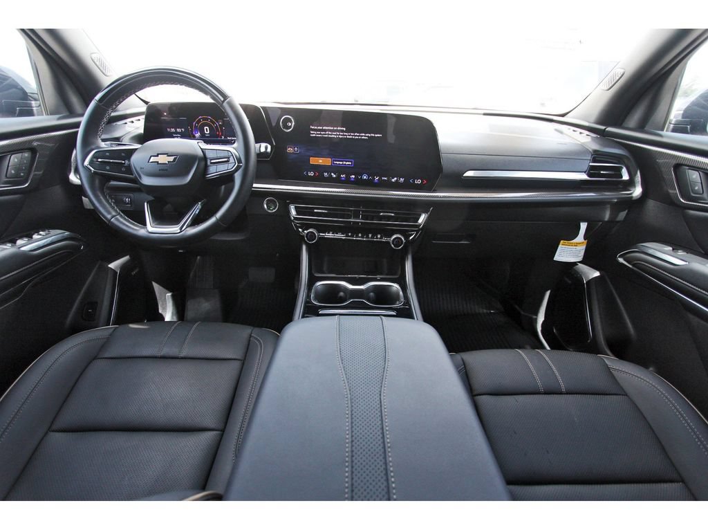 Used 2025 Chevrolet Traverse High Country w/ LPO, Floor Liner Package FWD image 11
