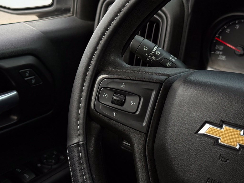 Used 2020 Chevrolet Silverado 1500 Custom w/ Custom Value Package AWD/4WD image 8
