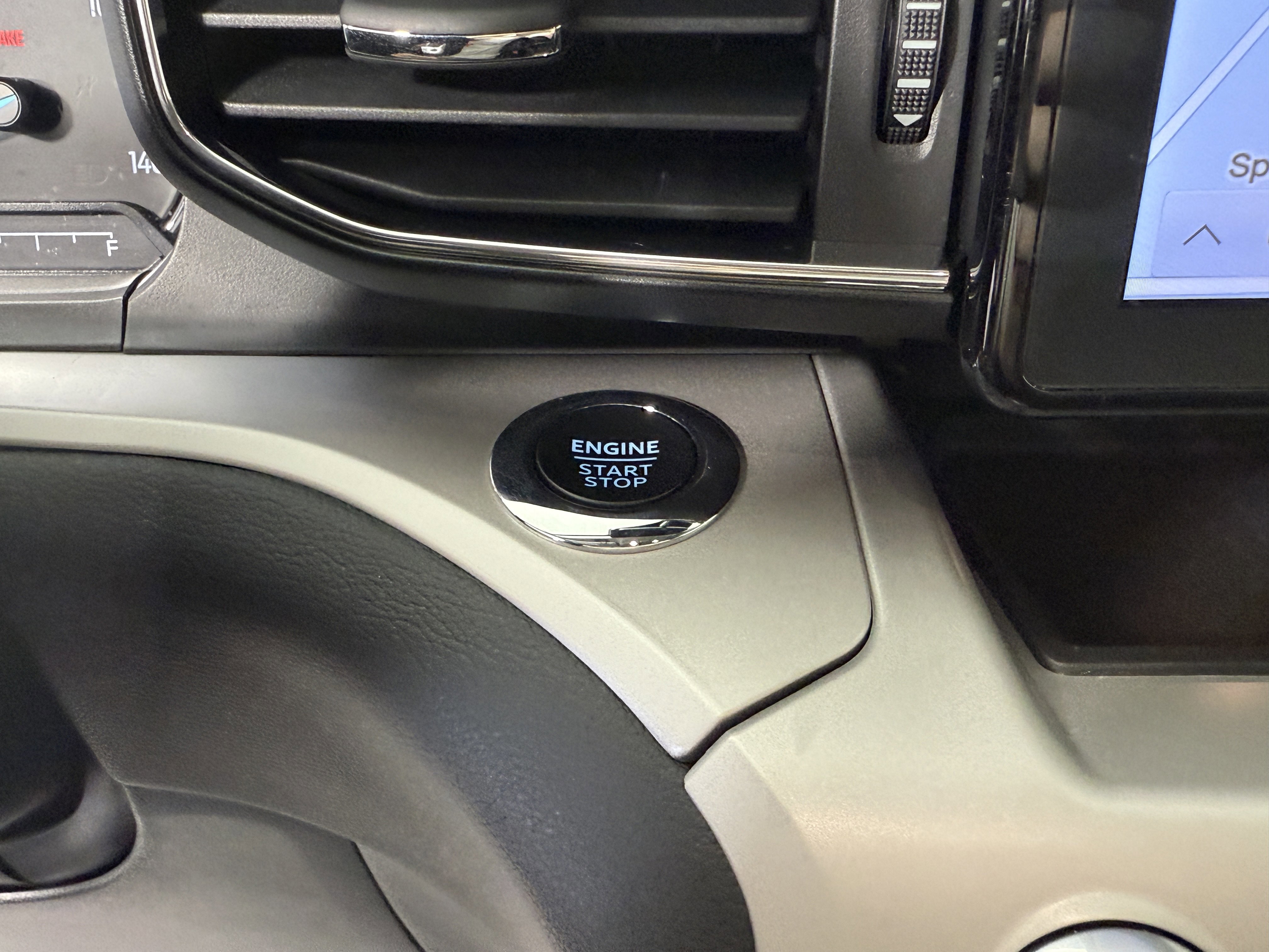 Certified 2023 Ford Explorer XLT w/ Equipment Group 202A image 28