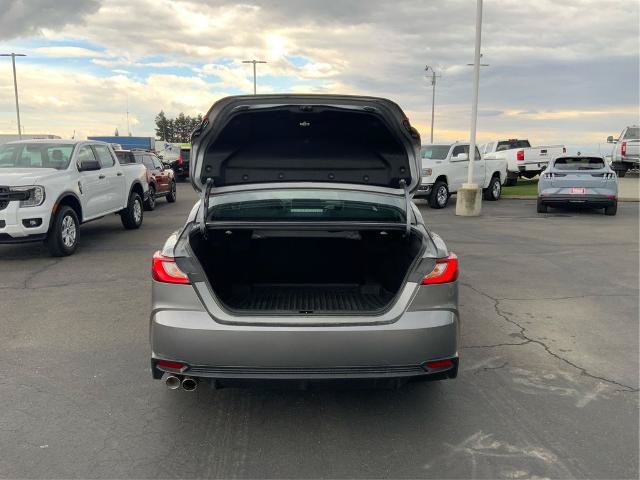 Used 2025 Toyota Camry SE w/ Convenience Package FWD image 12