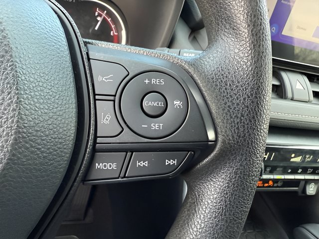 Used 2023 Toyota RAV4 XLE AWD/4WD image 17