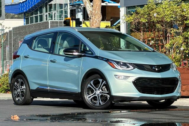 Used 2019 Chevrolet Bolt Premier w/ Infotainment Package image 2