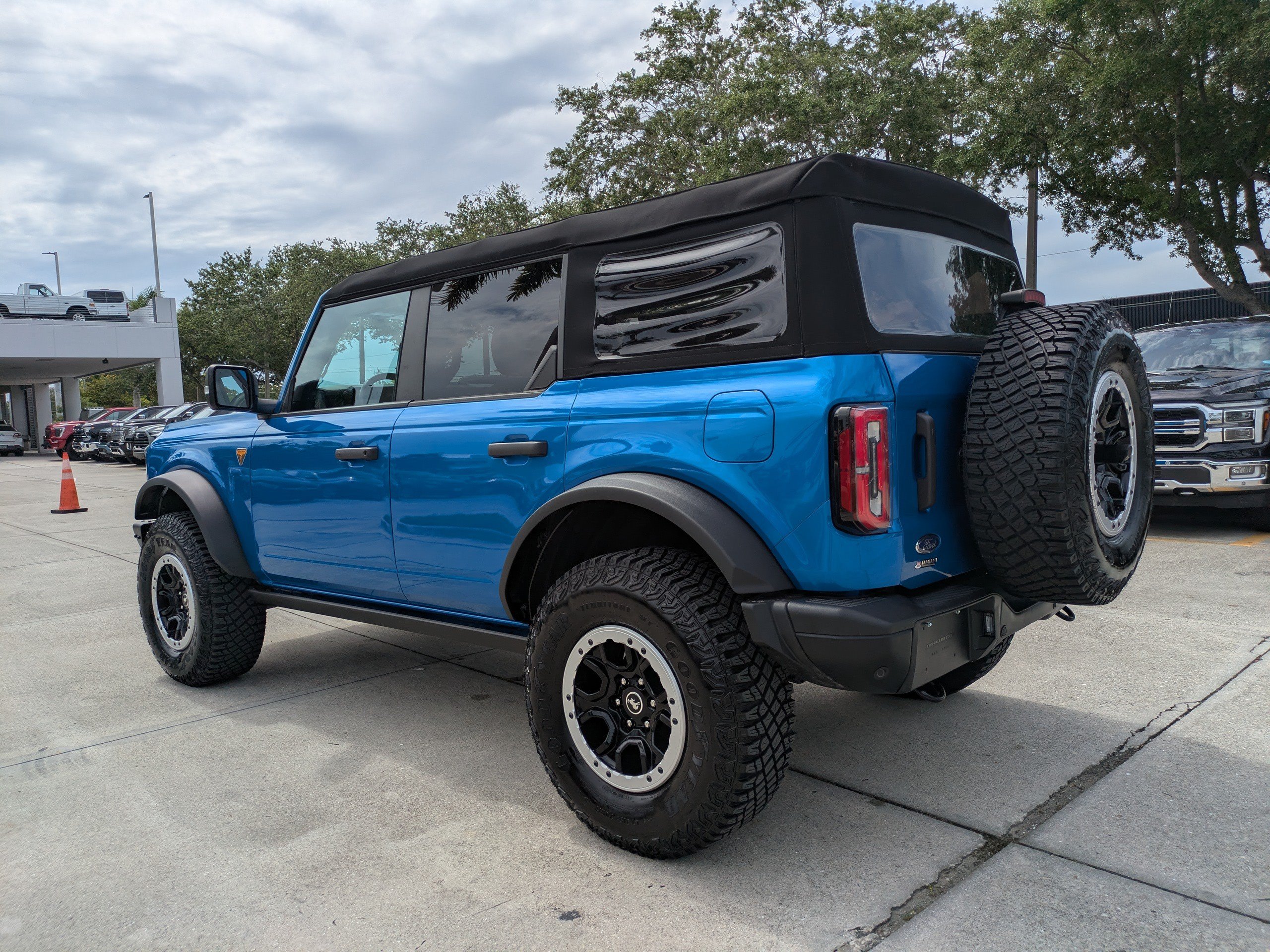 Certified 2024 Ford Bronco Badlands AWD/4WD image 6