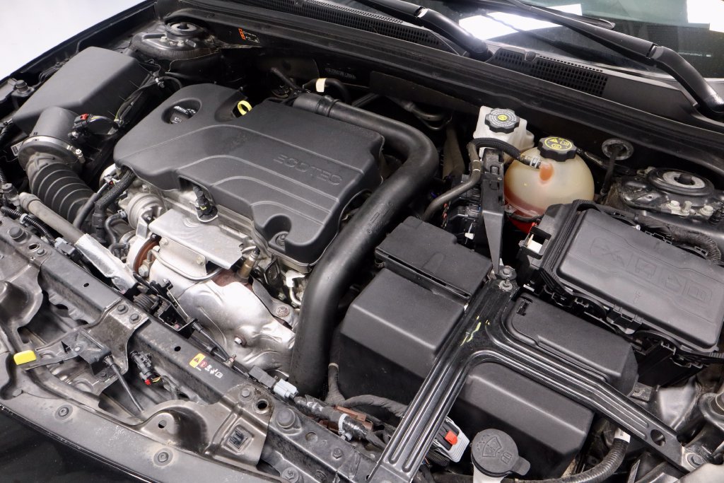 Used 2024 Chevrolet Malibu LT FWD image 15