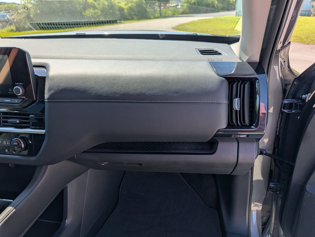 Used 2025 Nissan Pathfinder SV FWD image 22