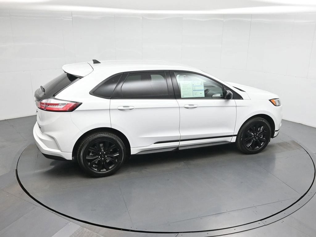 Certified 2023 Ford Edge SE w/ Black Appearance Package image 15