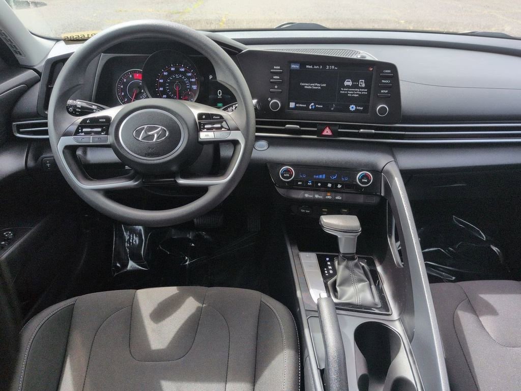 Used 2023 Hyundai Elantra SEL FWD image 22