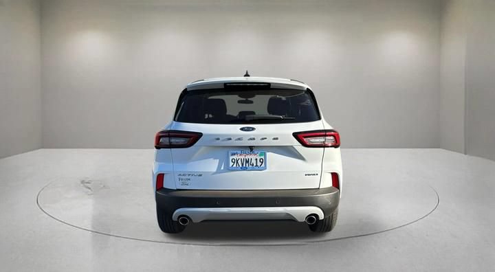 Certified 2023 Ford Escape Active w/ Tech Pack #1 AWD/4WD image 3