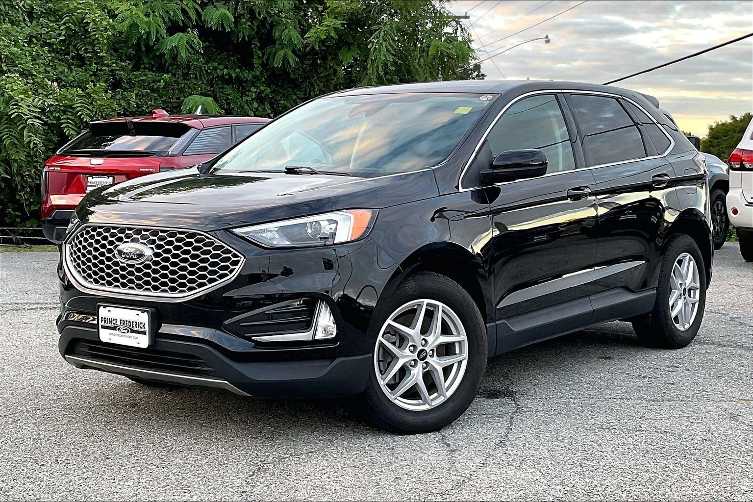 Certified 2024 Ford Edge SEL w/ Convenience Package AWD/4WD image 3