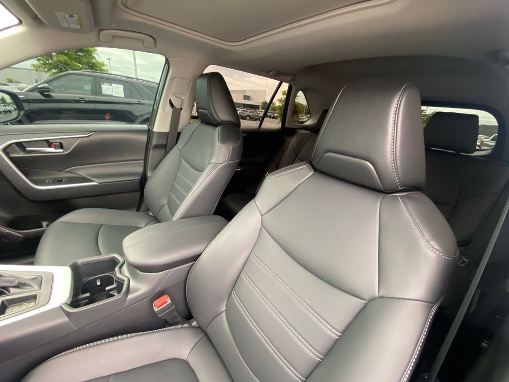 Used 2025 Toyota RAV4 XLE Premium FWD image 21