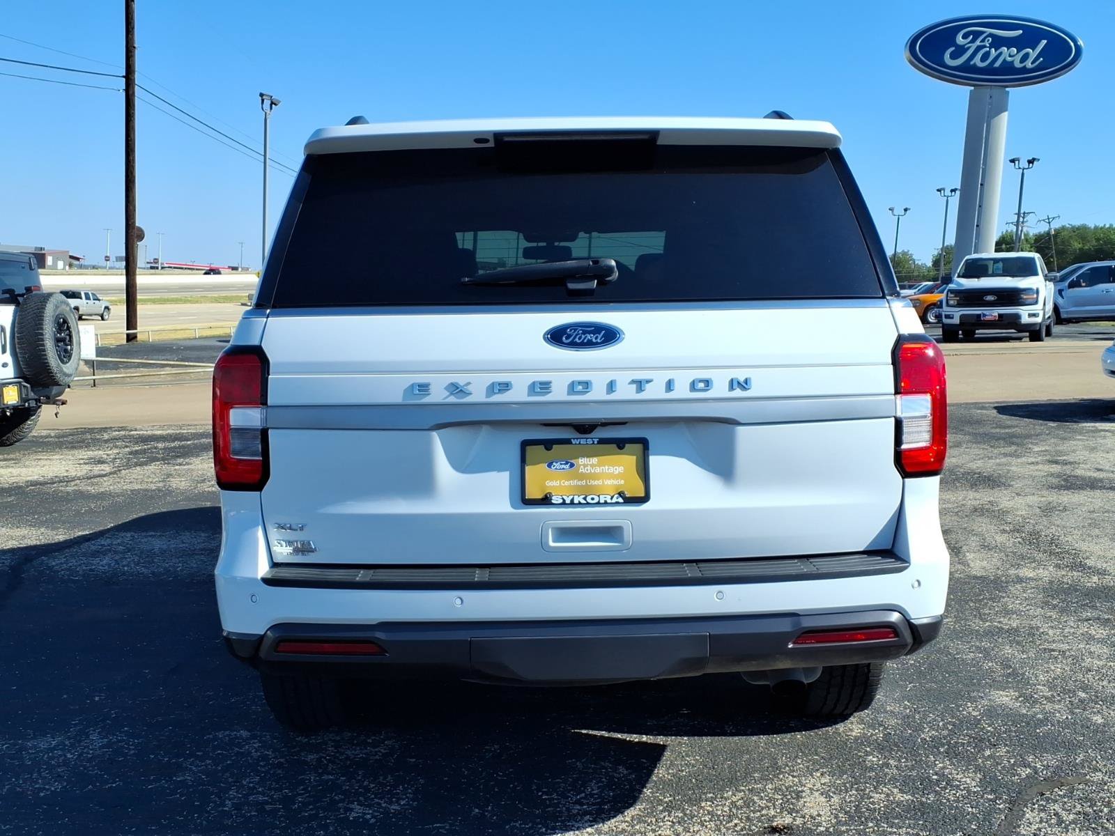 Certified 2023 Ford Expedition XLT RWD image 6