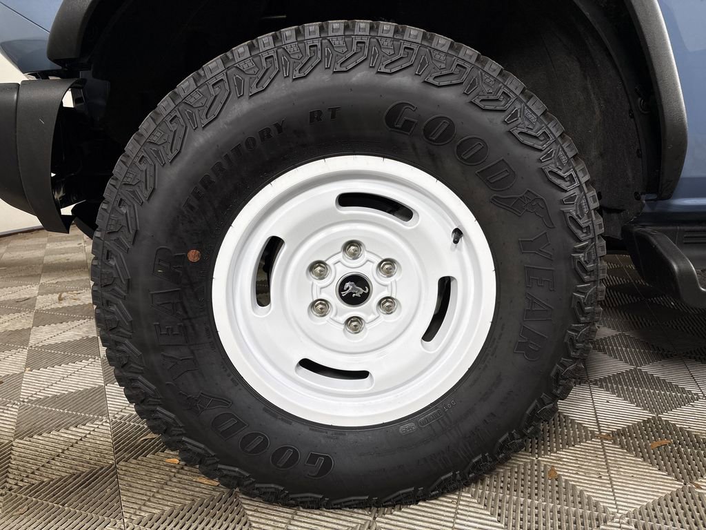 Certified 2025 Ford Bronco Heritage Edition AWD/4WD image 14