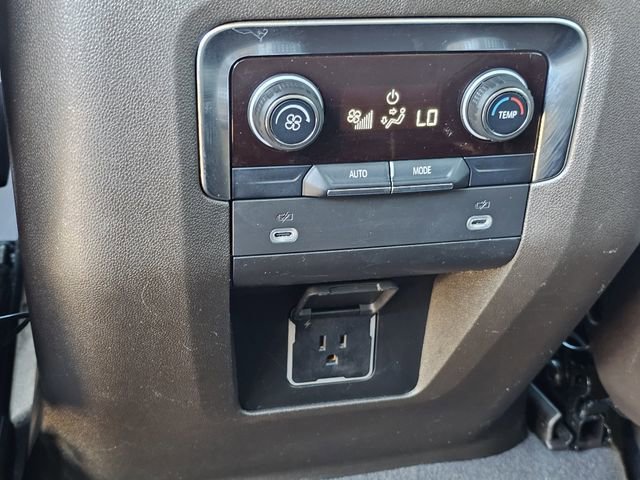 Used 2024 Chevrolet Suburban LT image 19