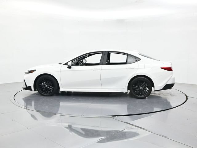 Used 2025 Toyota Camry SE FWD image 8