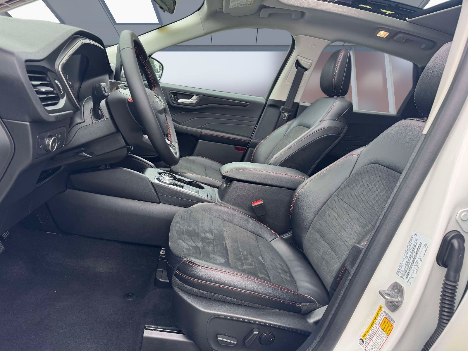 Certified 2022 Ford Escape SEL w/ SEL Stealth AWD Package image 13