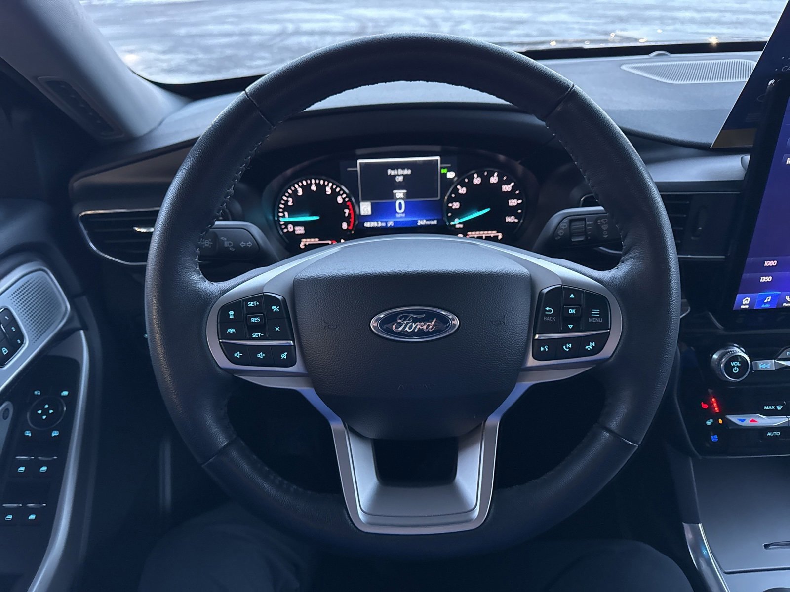 Certified 2024 Ford Explorer Limited w/ Limited Technology Package image 31