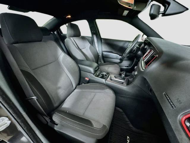Used 2022 Dodge Charger SXT w/ Blacktop Package AWD/4WD image 15