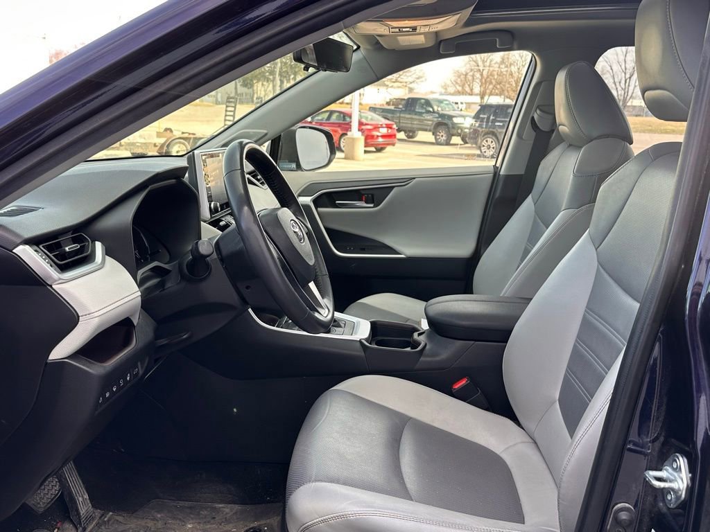 Used 2021 Toyota RAV4 Limited AWD/4WD image 11