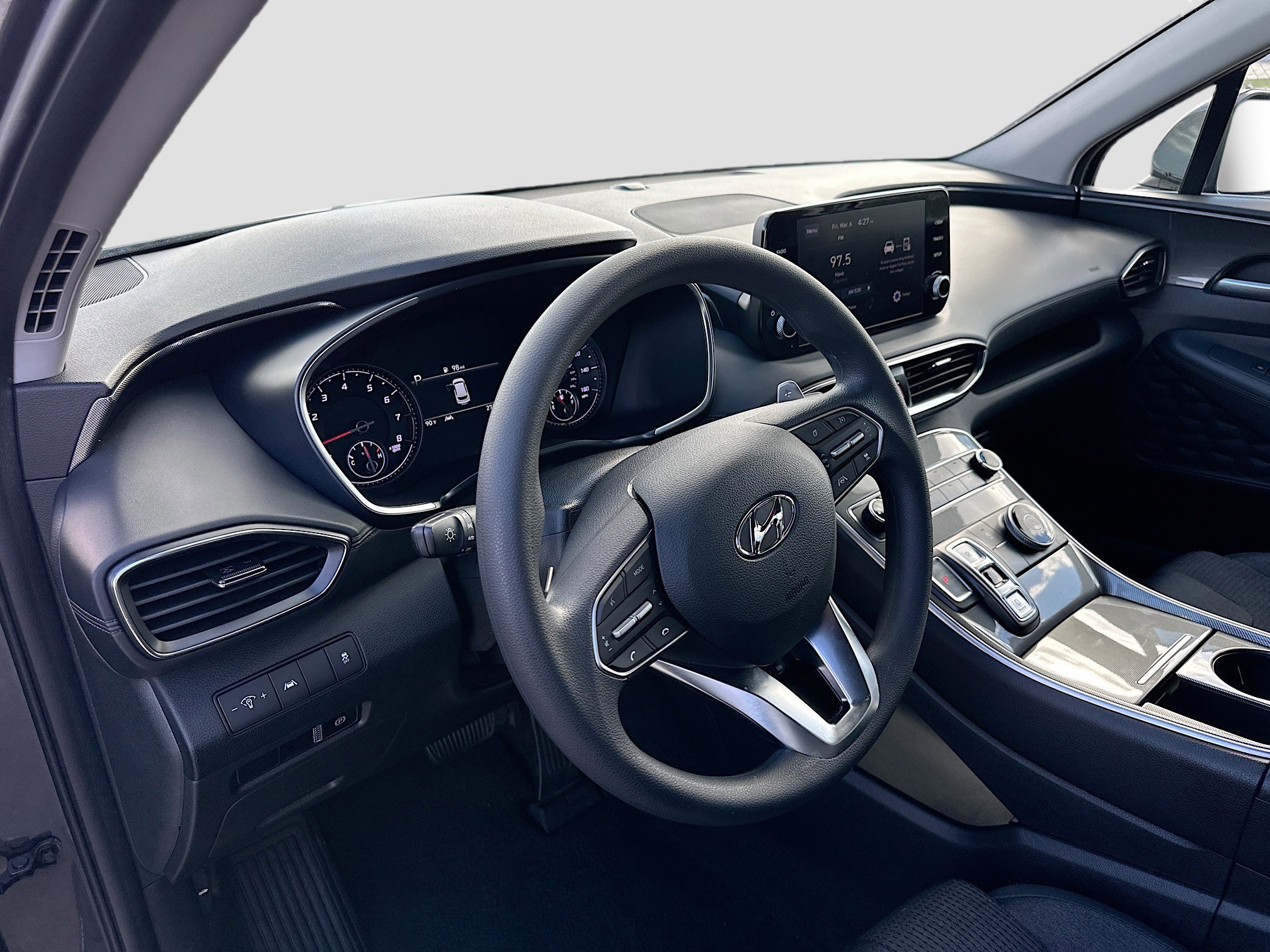 Used 2023 Hyundai Santa Fe SE image 9