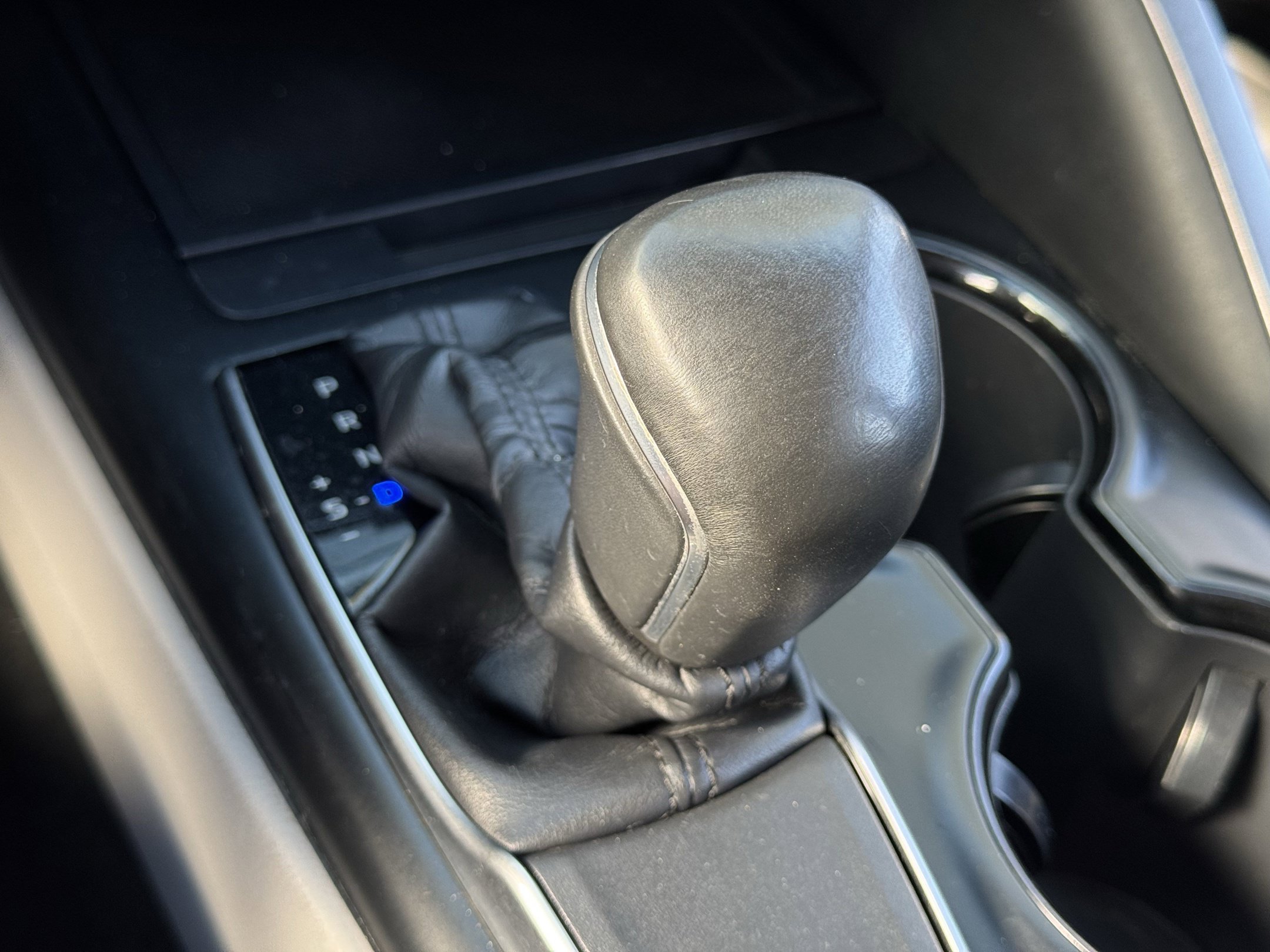 Used 2018 Toyota Camry SE FWD image 22