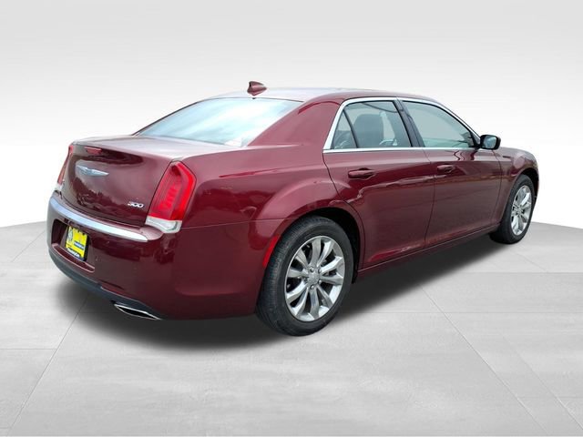 Used 2021 Chrysler 300 Touring L image 6