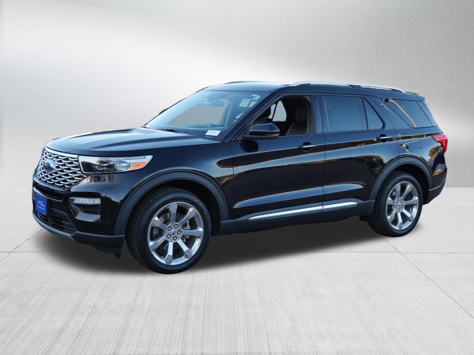 Certified 2020 Ford Explorer Platinum w/ Premium Technology Package AWD/4WD image 3
