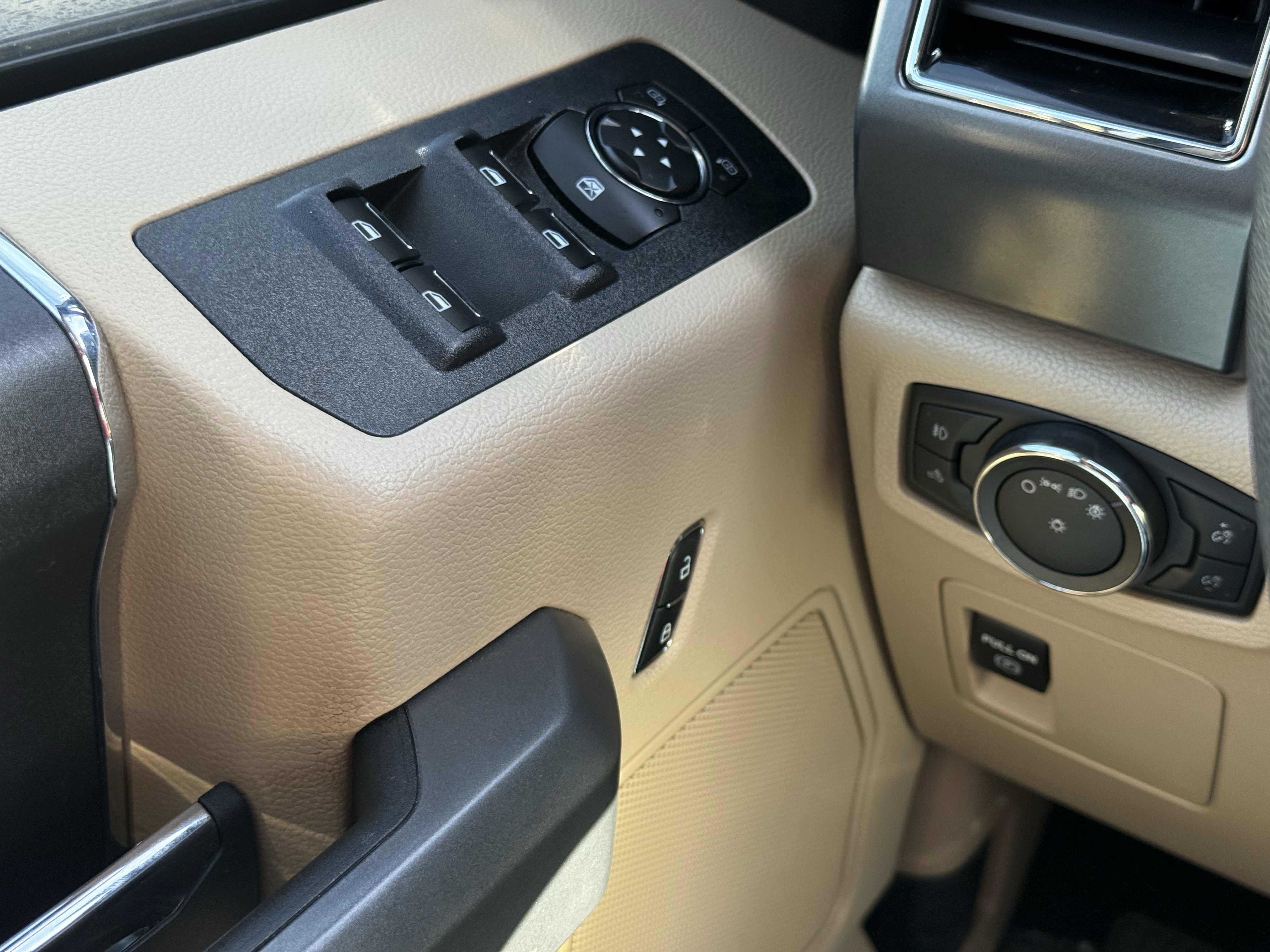 Certified 2018 Ford F150 XLT image 25